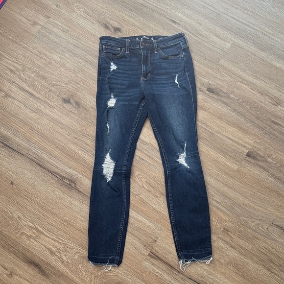 Hollister Denim - Women's Distressed Hollister Blue Jeans